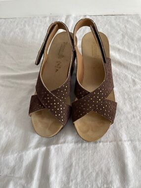 Made in Italy, brown Crisscross Slingback Sandals with Gold Stud Detail